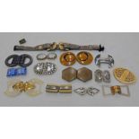 SELECTION OF VARIOUS DECORATIVE CHROME,