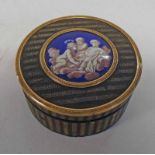 EARLY 19TH CENTURY CIRCULAR TORTOISESHELL TRINKET BOX WITH A GOLD MOUNTED TOP ENCLOSING A PORCELAIN