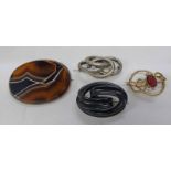 LARGE OVAL AGATE SET BROOCH & 3 OTHER BROOCHES