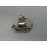 9CT GOLD VIKING LONG BOAT PENDANT - 5.