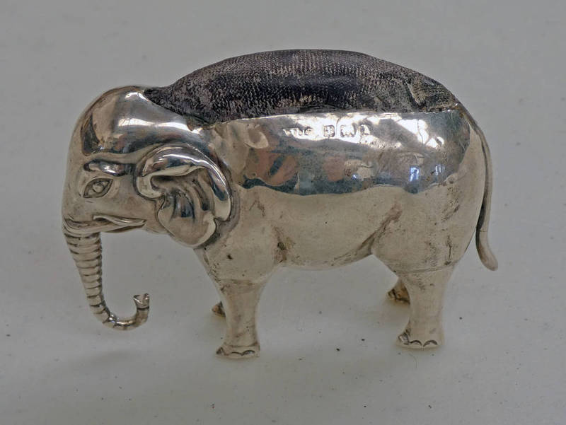 LARGE SILVER ELEPHANT PIN CUSHION BIRMINGHAM 1907 - 5CM TALL