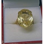9CT GOLD OVAL CITRINE SET RING Condition Report: Ring size: O.