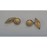 PAIR 18CT GOLD FLORAL ENGRAVED CUFFLINKS - 6.