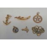 VARIOUS 9CT GOLD CHARMS, PENDANTS & CHAIN - 13.
