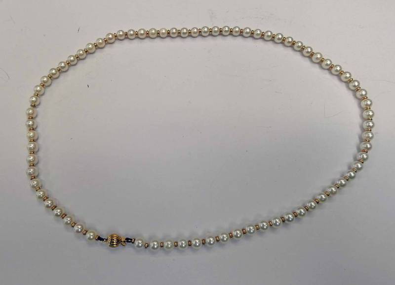 CULTURED PEARL NECKLACE WITH 18CT GOLD CLASP & SPACERS - 45CM LONG WHEN OPEN Condition