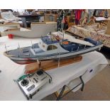 REMOTE CONTROL MODEL BOAT 'COAST GUARD 40414' WITH A STAND AND FLEET CONTROL SYSTEM,