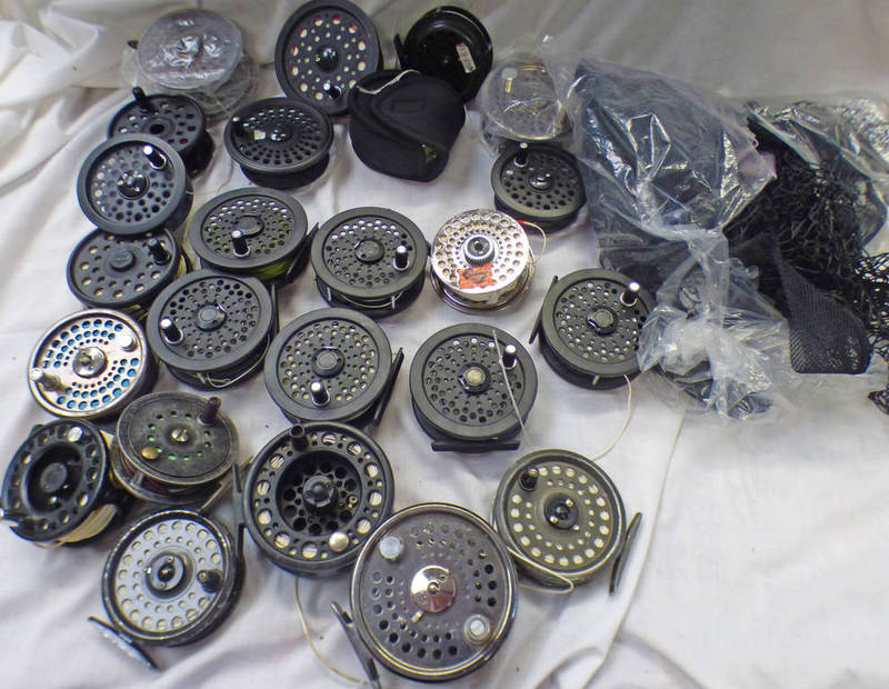SELECTION OF FISHING REELS ETC TO INCLUDE SHAKESPEARE 2687 000, LURE FLASH, VARIOUS SPARE SPOOLS,