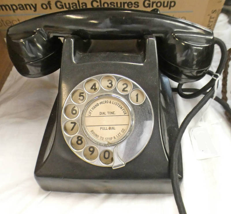 BLACK ROTARY TELEPHONE