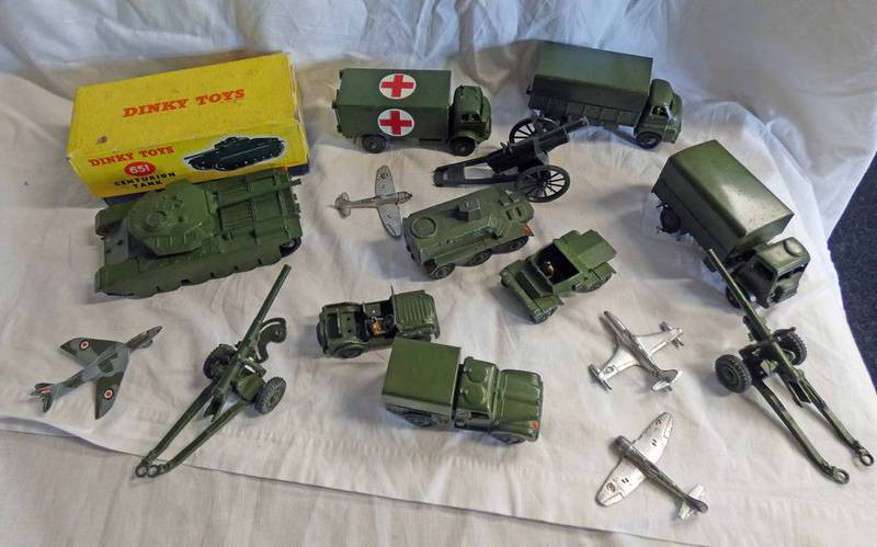 SELECTION OF MILITARY RELATED DINKY TOY MODEL VEHICLES INCLUDING 651.