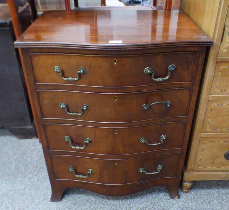 EARLY 20TH CENTURY MAHOGANY CHEST OF 4 DRAWERS WITH SERPENTINE FRONT ON BRACKET SUPPORTS,