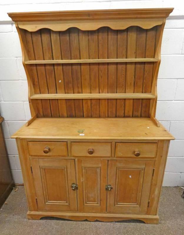 19TH CENTURY PINE DRESSER WITH PLATE RACK BACK OVER 3 DRAWERS OVER 2 PANEL DOORS 191CM