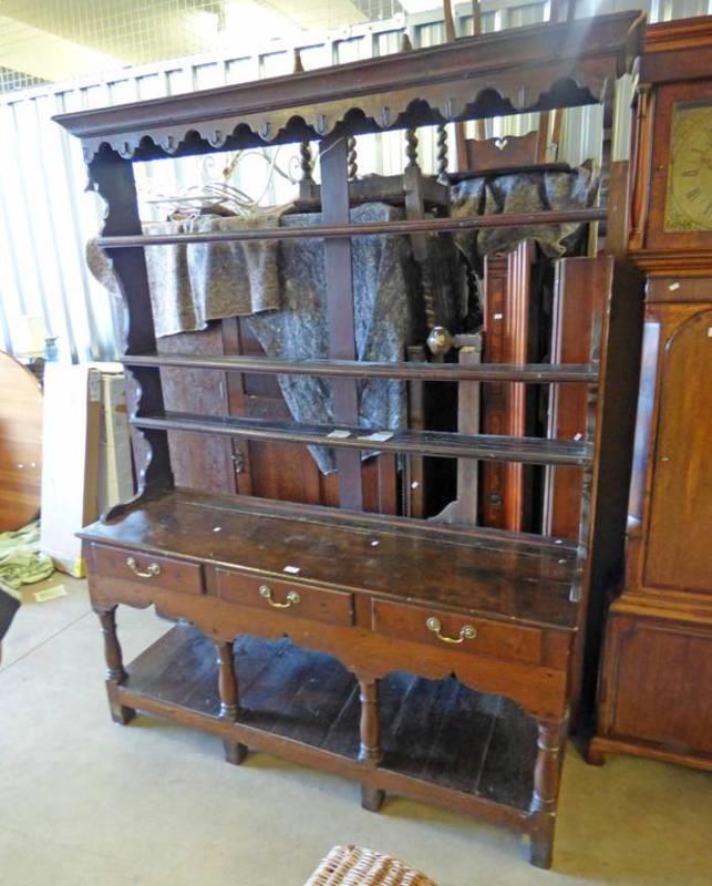 18TH CENTURY OAK WELSH DRESSER WITH PLATE RACK BACK OVER BASE OF 3 DRAWERS ON TURNED SUPPORTS,