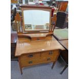 LATE 19TH CENTURY OAK DRESSING TABLE WITH MIRROR AND FRIEZE DRAWER OVER 2 SHORT AND 1 LONG DRAWER