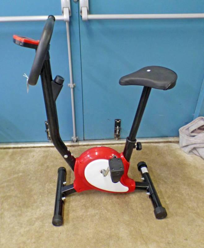 STEAM MOP: EXERCISE BIKE