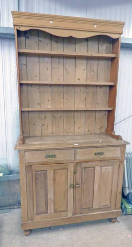 LATE 19TH CENTURY PINE WELSH DRESSER WITH SHELF BACK OVER 2 DRAWERS AND 2 PANEL DOORS ON TURNED