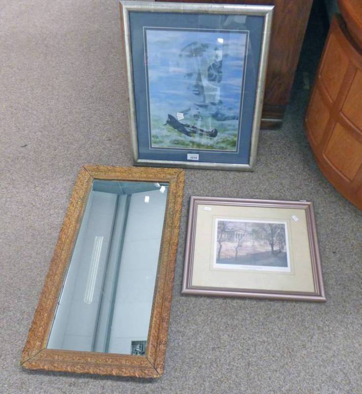 PAIR OF FRAMED PRINTS & A GILT FRAMED MIRROR - LARGEST 28 X 35 CM