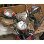 GOLF CLUBS IN GOLF BAG TO INCLUDE CALLAWAY, DONNAY, LYNX,