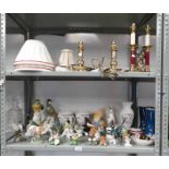 VARIOUS BRASS TABLELAMPS, VARIOUS PORCELAIN BIRDS,