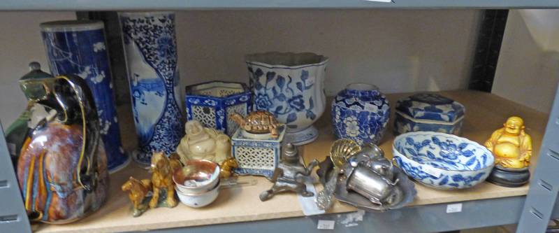 SELECTION OF VARIOUS ORIENTAL BLUE AND WHITE PORCELAIN ETC OVER ONE SHELF