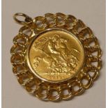 1912 GEORGE V HALF SOVEREIGN IN YELLOW METAL CIRCULAR PENDANT MOUNT Condition Report: