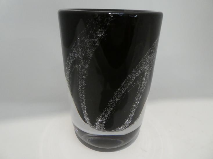 Kosta glass vase, signed, along with an Italian cased vase (2) - Image 8 of 9