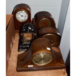 Four mantel clocks and an ebonised 'boulle' mantel clock case (5)