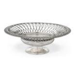 An Edward VII Silver Basket, by Edward Barnard and Sons Ltd., London, 1904, circular and with wire