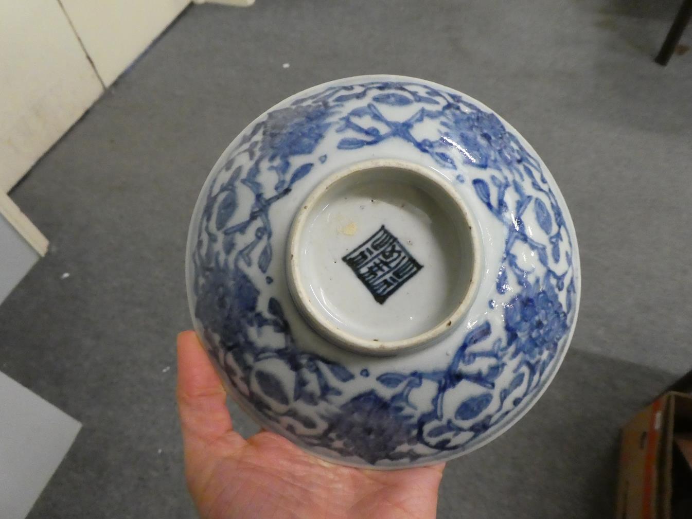 A small pair of Japanese blue and white finger bowls, signed, together with a quantity of similar - Image 39 of 42