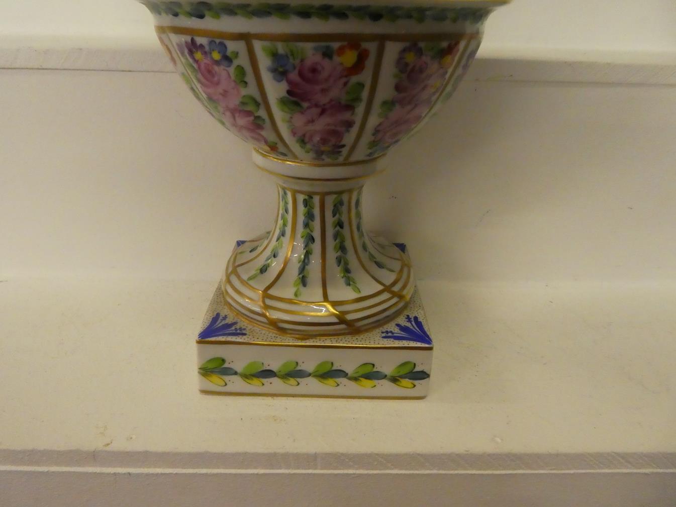 A 20th century Dresden Neo-Classical style jardiniere 22cm and rose jar 38cm, both ornamented with - Image 37 of 38