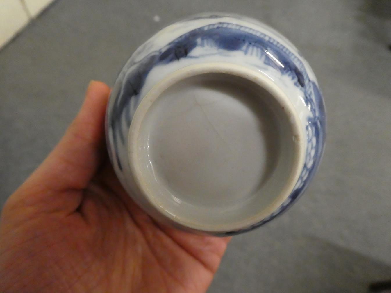 A small pair of Japanese blue and white finger bowls, signed, together with a quantity of similar - Image 10 of 42