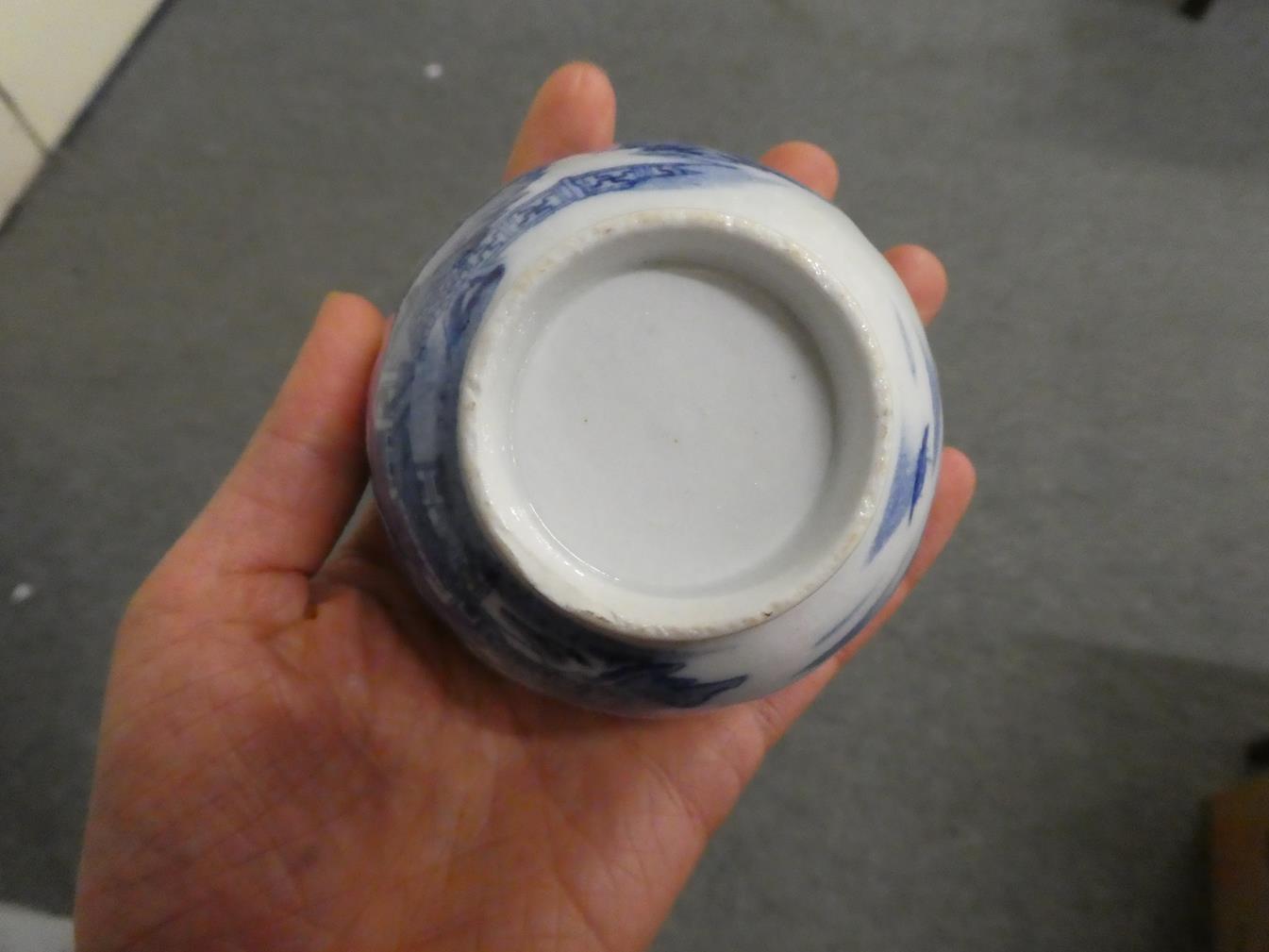 A small pair of Japanese blue and white finger bowls, signed, together with a quantity of similar - Image 15 of 42