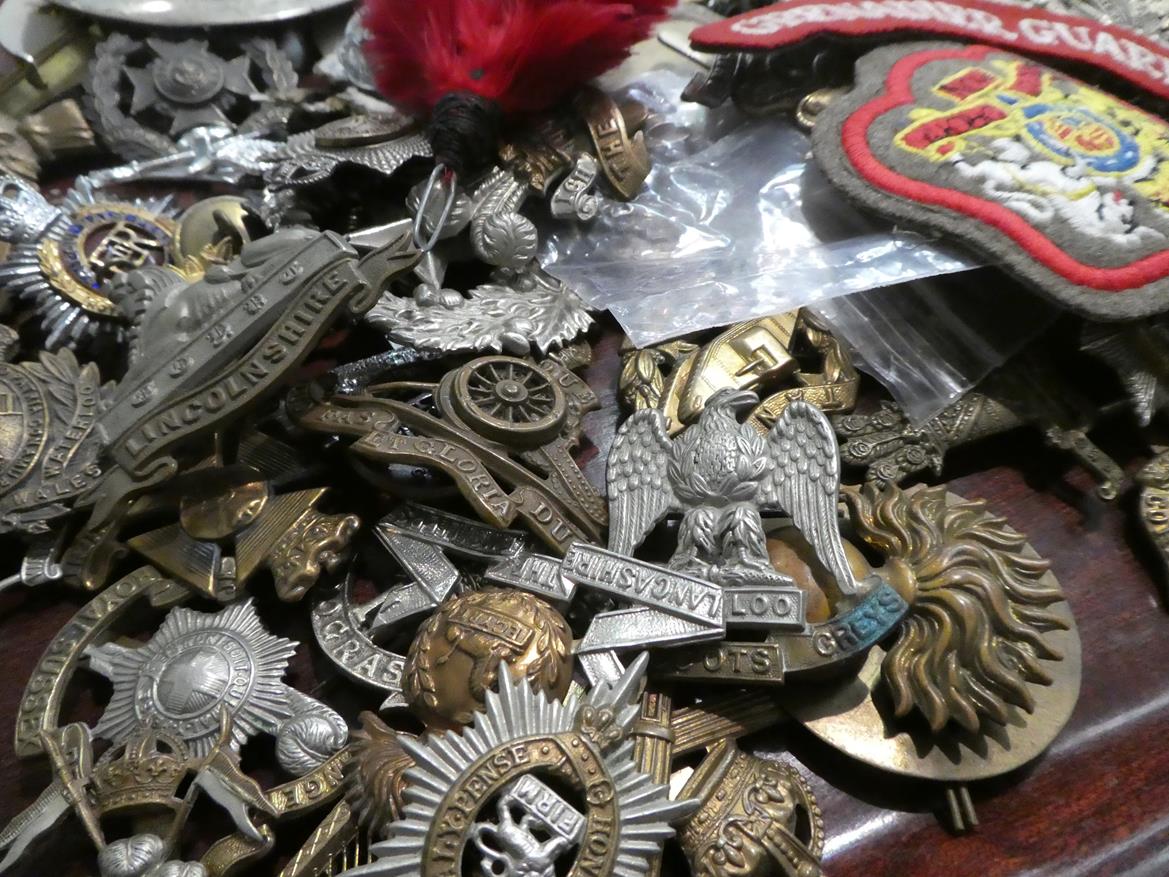 A tray of assorted military cap badges etc including King's own Scottish Borderers, Argyl & - Image 6 of 6