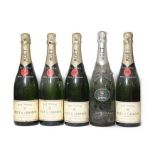 Moët & Chandon 1977 Silver Jubilee (one bottle), Moët & Chandon Brut Imperial NV (four bottles) (5)