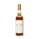 Macallan 10 Years Old Single Highland Malt Scotch Whisky, 40% vol 700ml (one bottle)