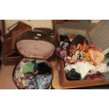 Assorted mainly ladies early to mid 20th century costume accessories including shoes, hats,