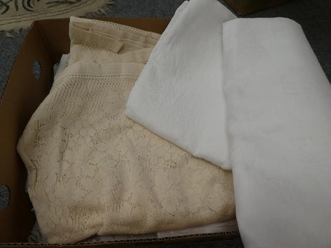 Assorted white linen cloths, cotton bed linen, table linen, linen towels, etc many with crochet - Image 10 of 16