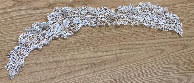 Assorted Early 20th Century Lace, including a Honiton collar and a pair of shaped cuffs, a large - Image 9 of 11