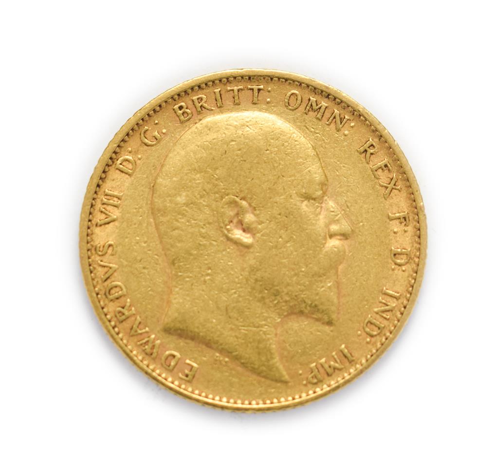 Edward VII (1901 - 1910), 1904 Sovereign. Obv: Bare head of Edward VII right, DeS. below - Image 2 of 2