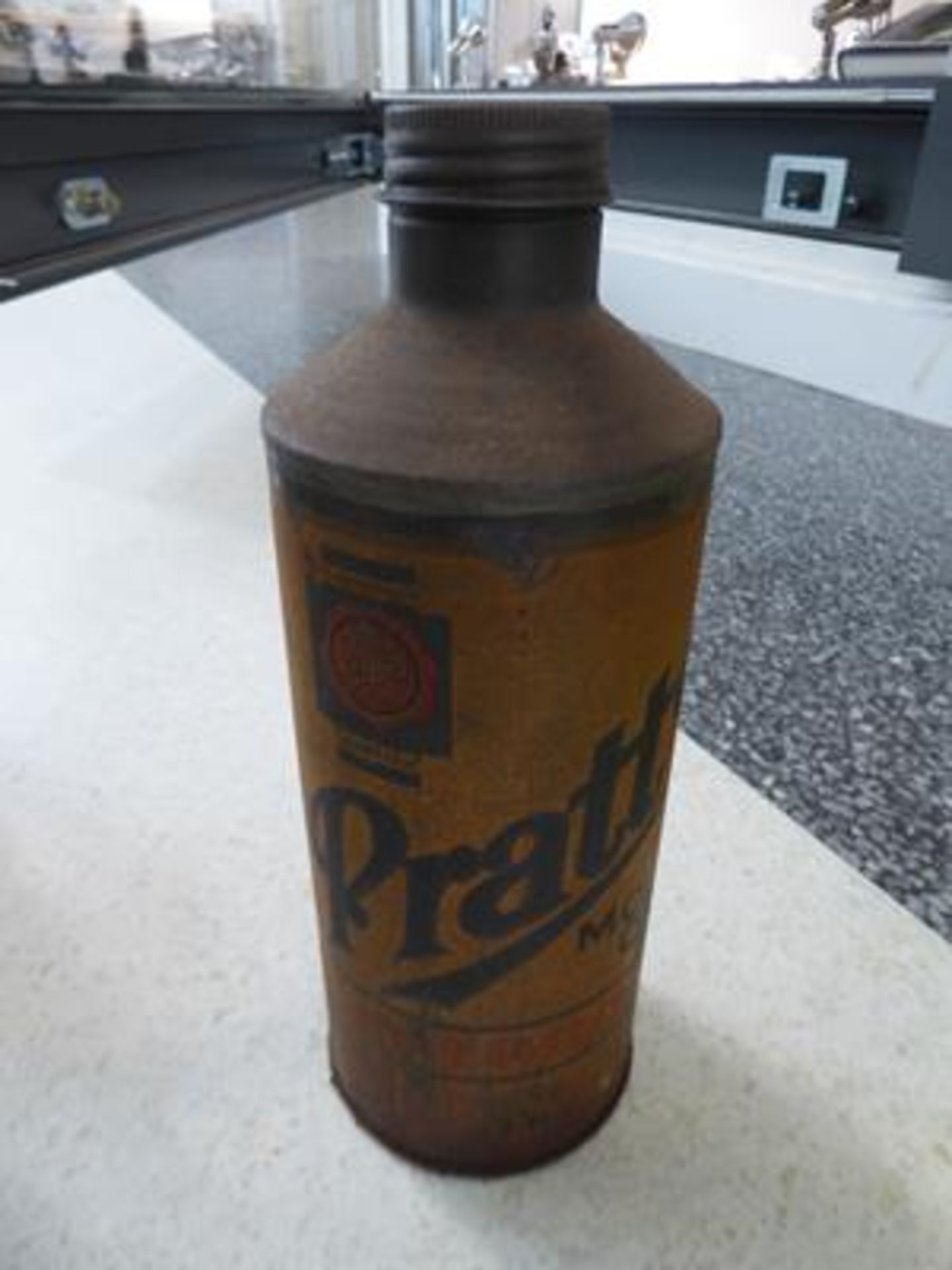 ~ Six Vintage Under-Bonnet Cylindrical Oil Cans, to including Pratts, Falcon, Duckhams, Mobil Oil ( - Image 13 of 13