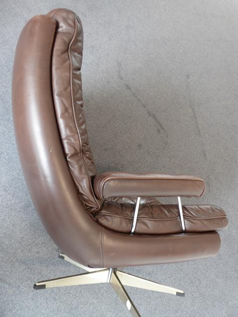 A Pair of 1970's Scandinavian Buttoned Brown Leather and Chrome Lounge Chairs, five prong base - Image 4 of 25