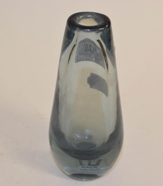 A Moorcroft Burslem pottery vase, 17cm (a.f.) together with a Kosta glass vase, Sweden, 15cm (2) - Image 7 of 10