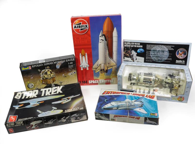 Space Related Kits Airfix 1:144 Scale Space Shuttle, Revell 1:48 Apollo Lunar Module Eagle, Revell