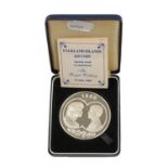 Falkland Islands Silver Proof £25 1986, commemorating the marriage of Prince Andrew and Sarah