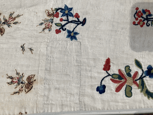 An Exceptional Early 19th Century Patchwork Quilt, with a central panel embroidered with fine wool - Image 5 of 80