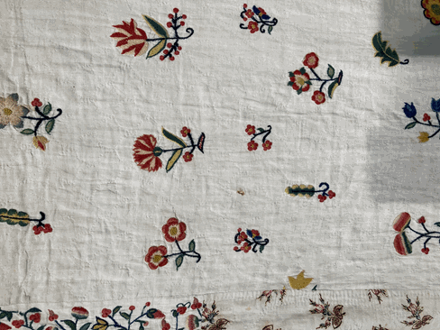 An Exceptional Early 19th Century Patchwork Quilt, with a central panel embroidered with fine wool - Image 42 of 80