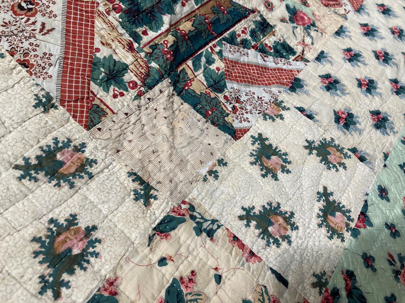 Mid 19th Century Patchwork Quilt, with a central patched square, alternating frames of solid - Image 10 of 10