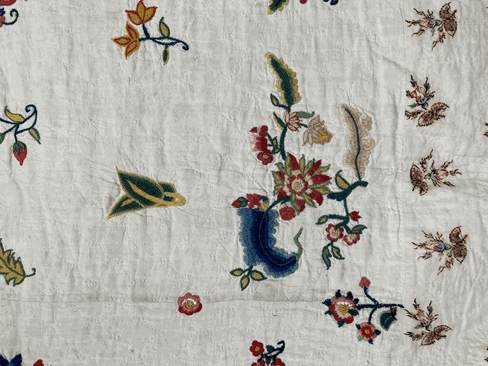 An Exceptional Early 19th Century Patchwork Quilt, with a central panel embroidered with fine wool - Image 46 of 80