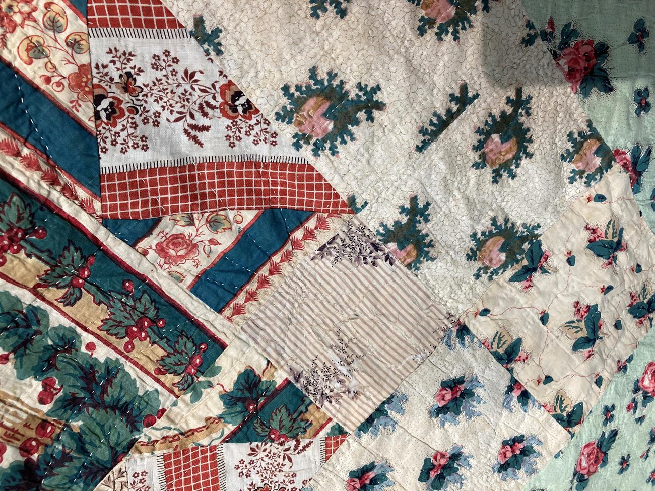 Mid 19th Century Patchwork Quilt, with a central patched square, alternating frames of solid - Image 9 of 10