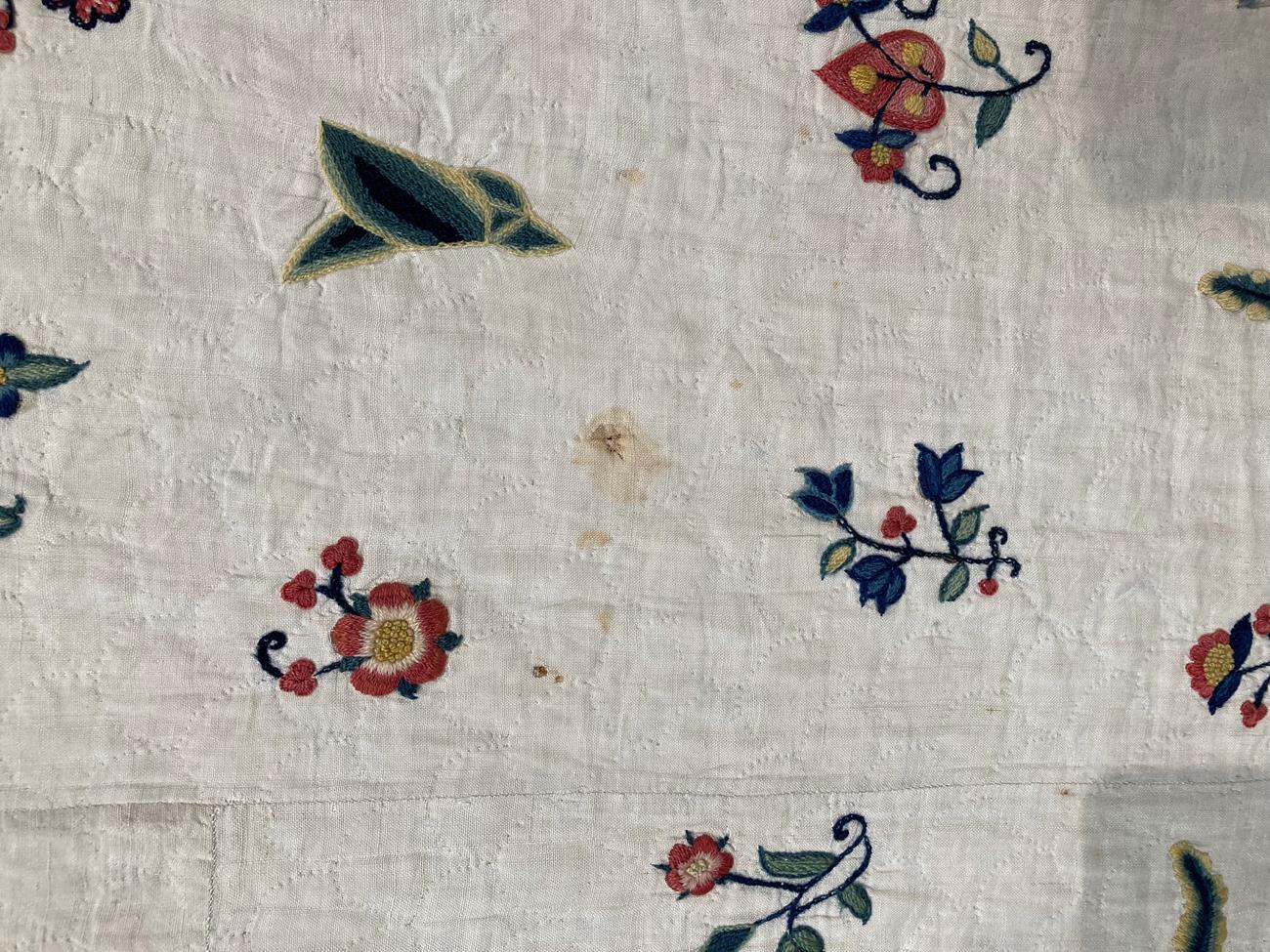 An Exceptional Early 19th Century Patchwork Quilt, with a central panel embroidered with fine wool - Image 25 of 80