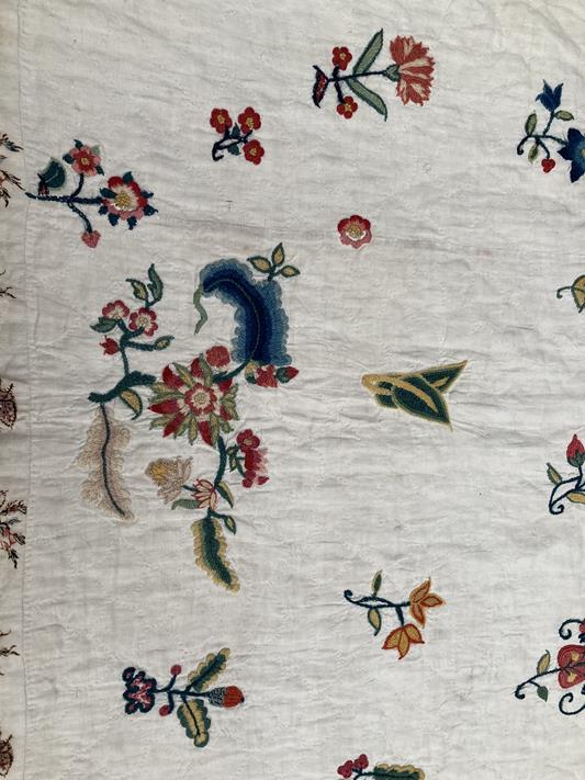 An Exceptional Early 19th Century Patchwork Quilt, with a central panel embroidered with fine wool - Image 11 of 80